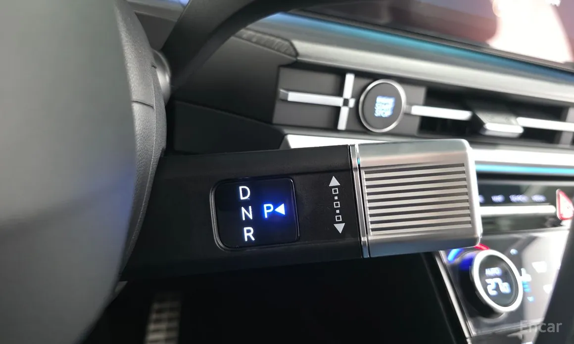 Фото 9 - Hyundai Santa Fe