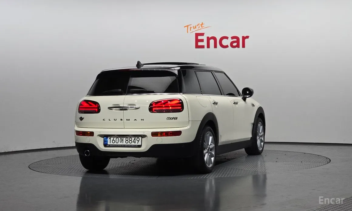 Photo 2 - Mini Clubman