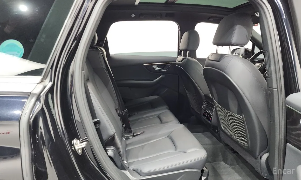 Фото 12 - Audi Q7