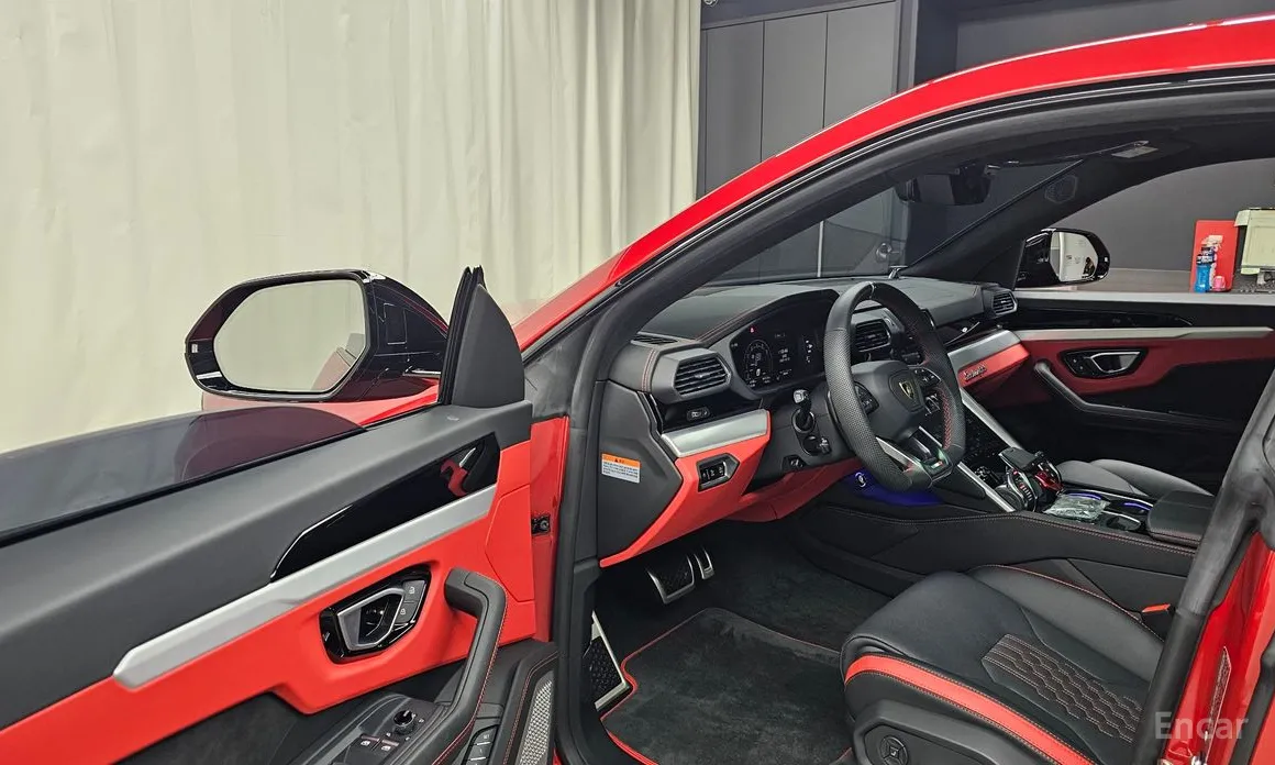 Фото 10 - Lamborghini Urus