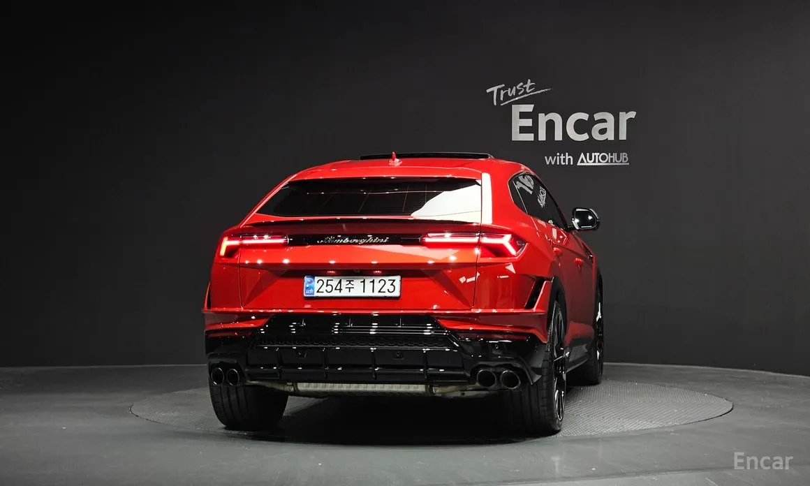 Фото 4 - Lamborghini Urus