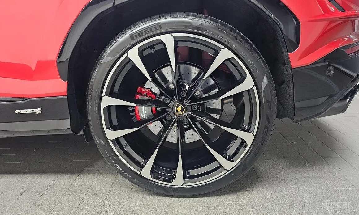 Фото 5 - Lamborghini Urus