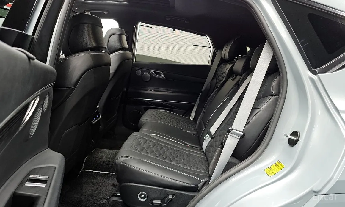 Фото 12 - Genesis GV80