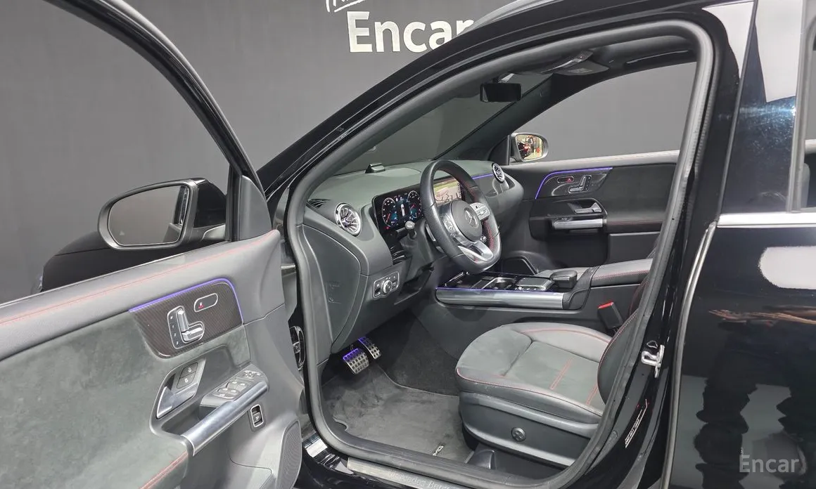 Фото 12 - Mercedes-Benz GLA-Class