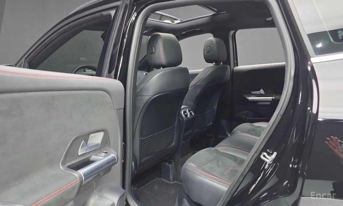 Фото 18 - Mercedes-Benz GLA-Class