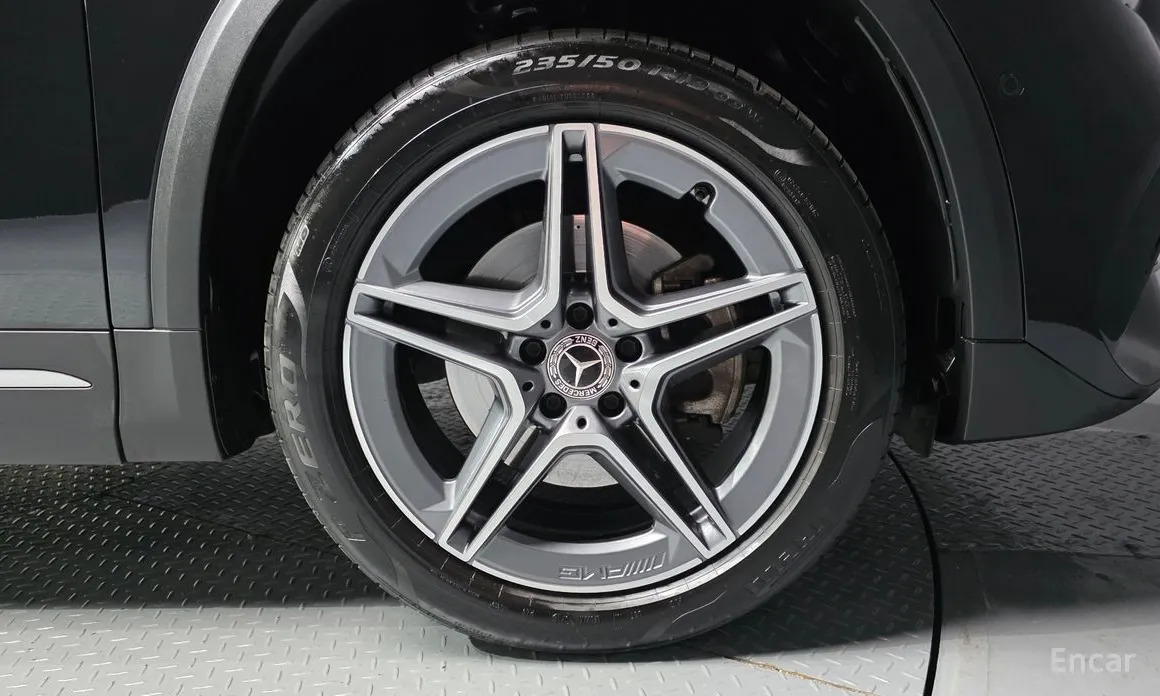 Фото 5 - Mercedes-Benz GLA-Class