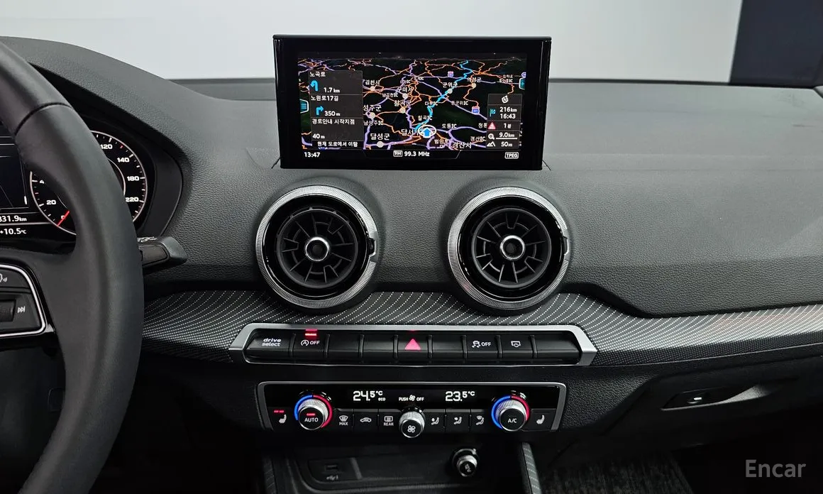 Фото 15 - Audi Q2