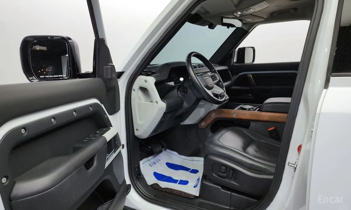 Фото 10 - Land Rover Defender