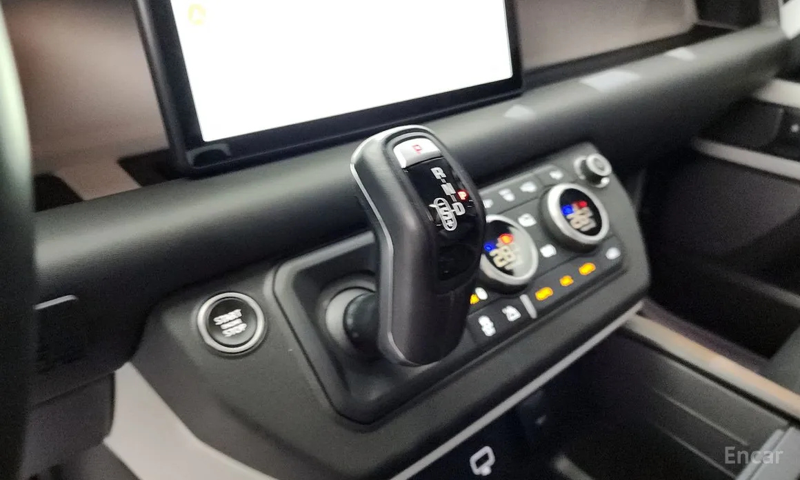 Фото 9 - Land Rover Defender