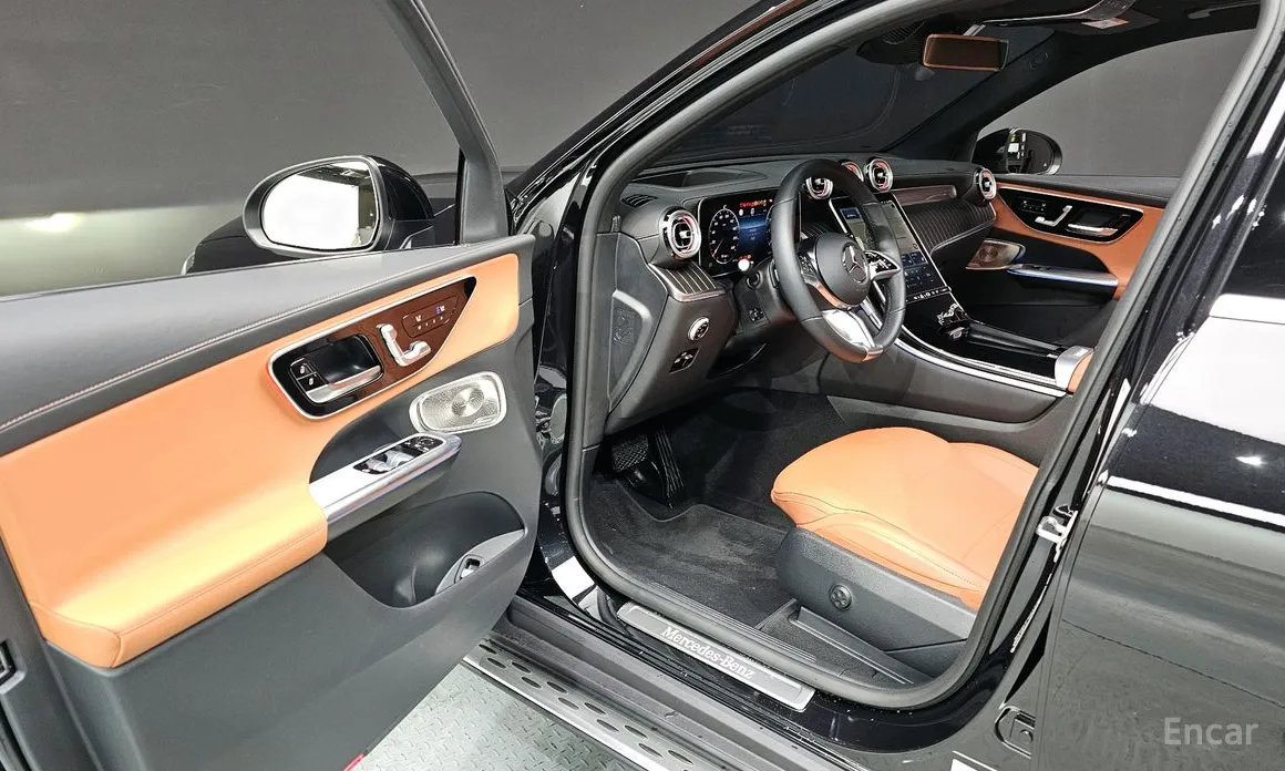 Photo 10 - Mercedes-Benz GLC-Class