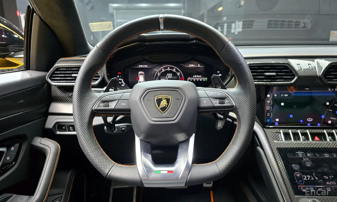 Фото 13 - Lamborghini Urus