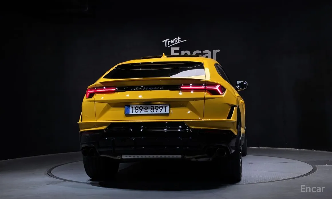 Фото 4 - Lamborghini Urus