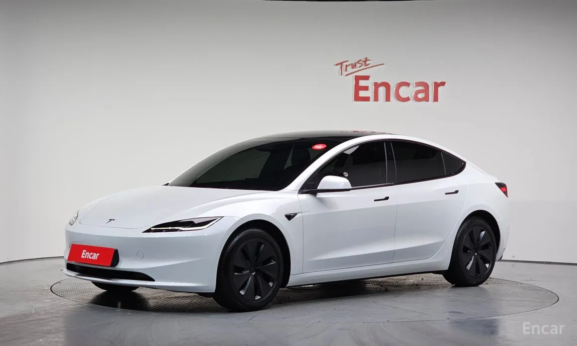 Фото 1 - Tesla Model 3