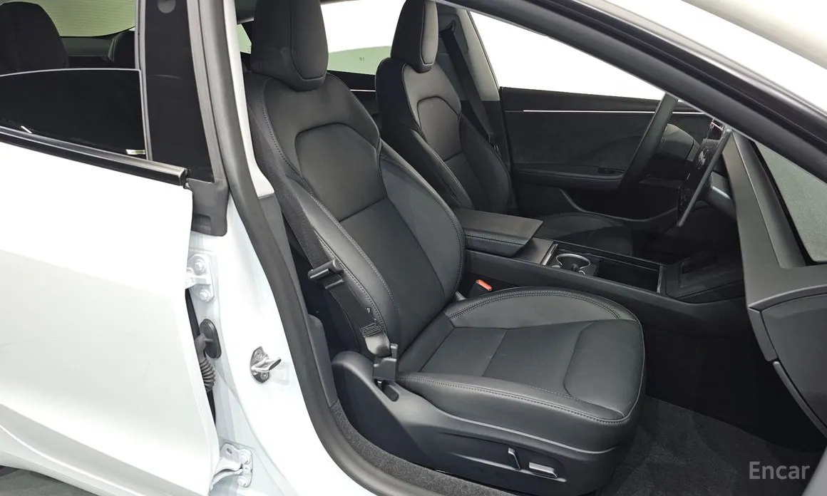 Фото 10 - Tesla Model 3