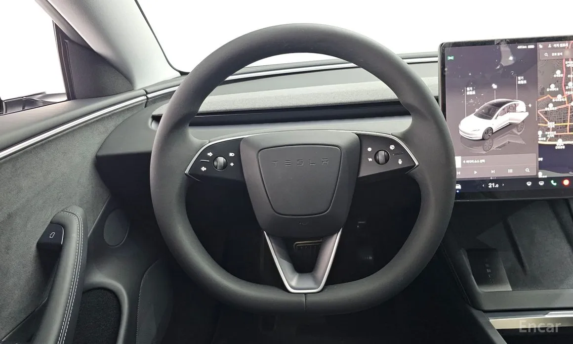 Фото 13 - Tesla Model 3