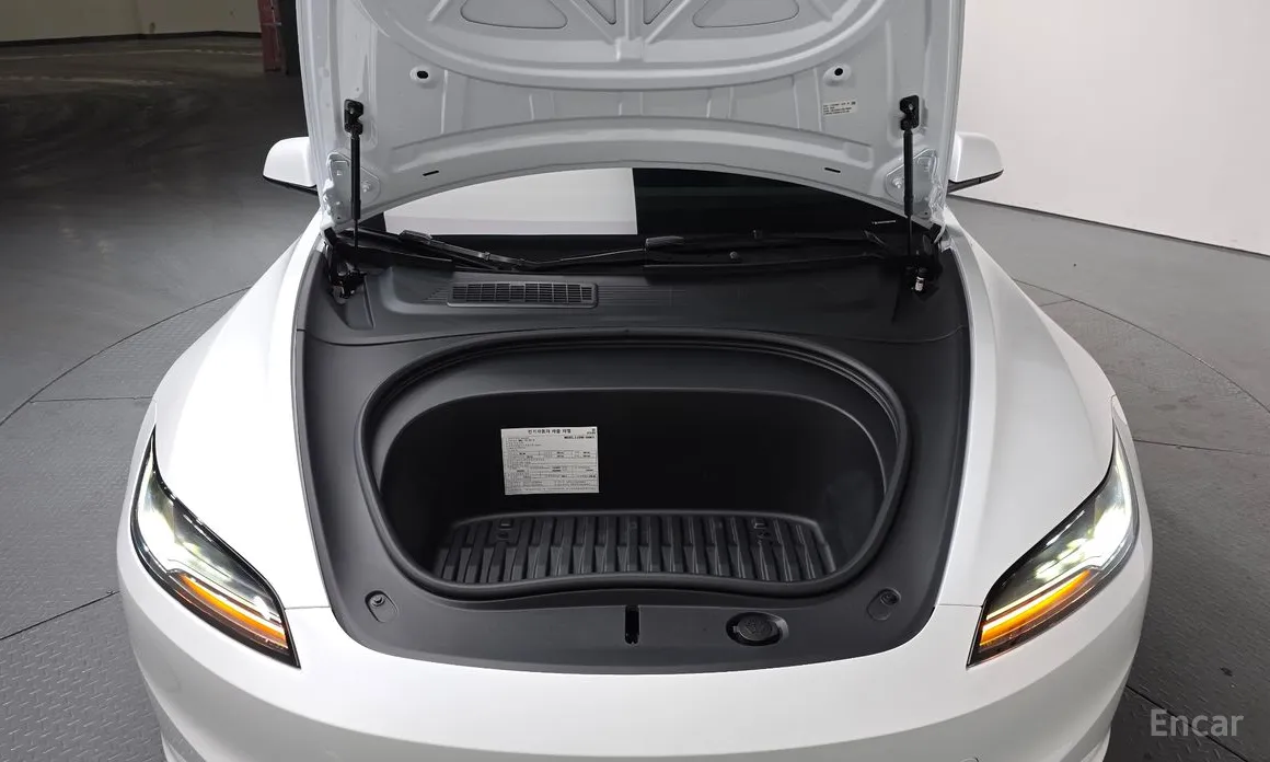 Фото 6 - Tesla Model 3