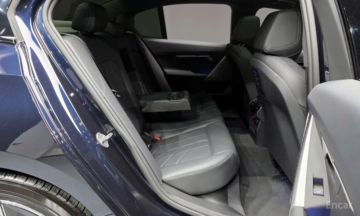 Фото 12 - BMW 5 Series