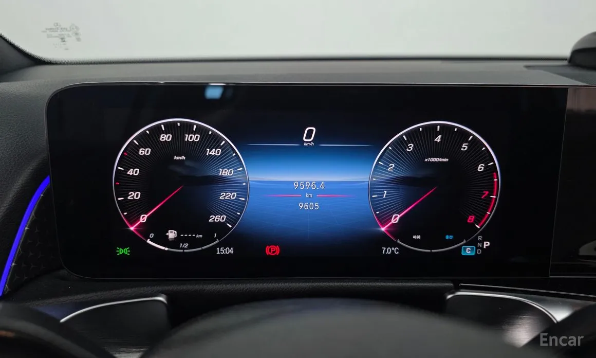 Фото 8 - Mercedes-Benz GLB-Class