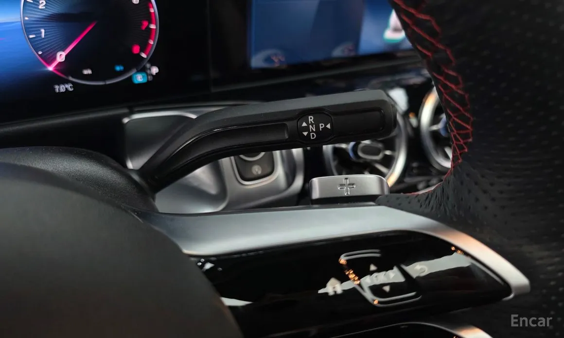 Фото 9 - Mercedes-Benz GLB-Class