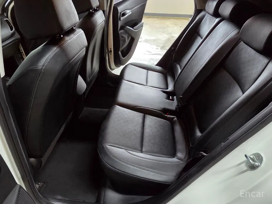 Фото 12 - Kia Seltos