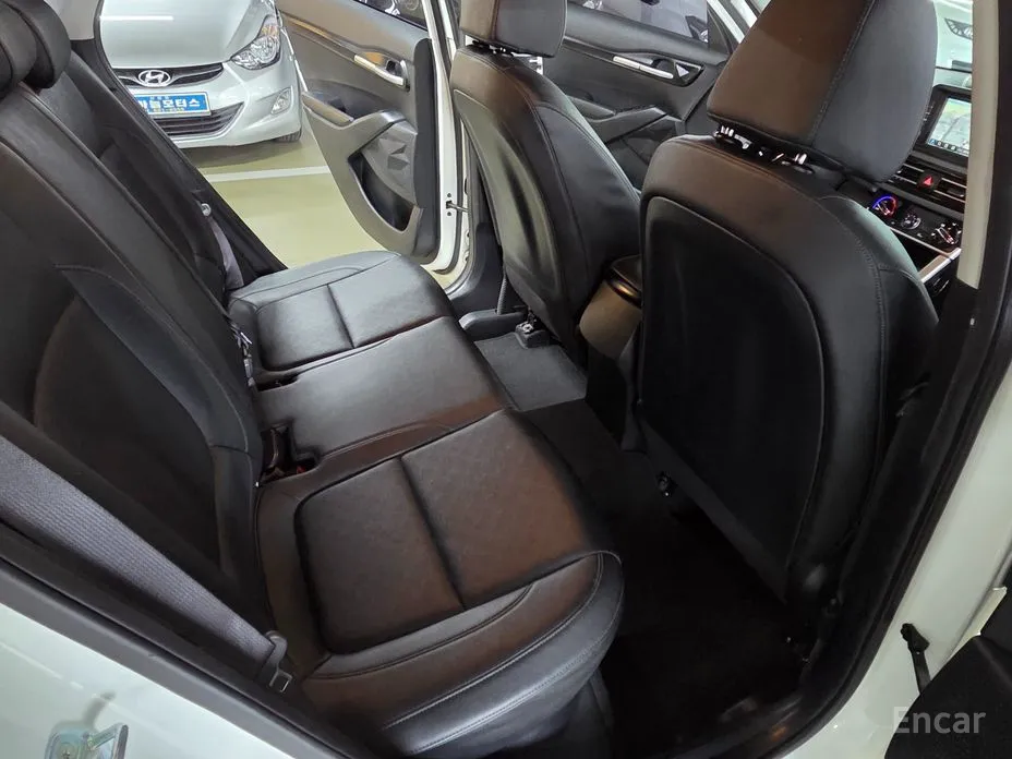 Фото 14 - Kia Seltos