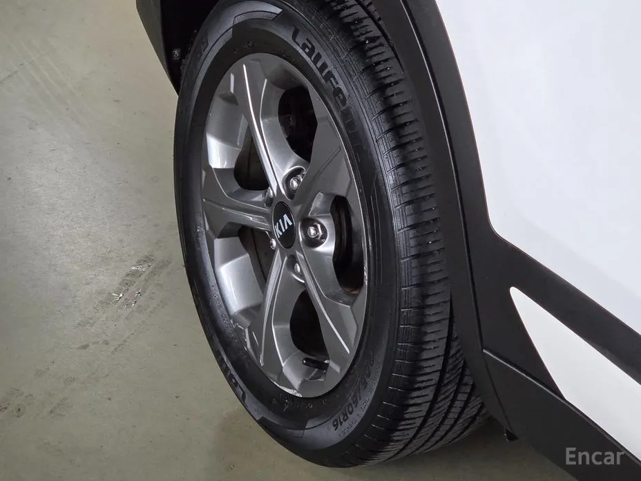 Фото 17 - Kia Seltos