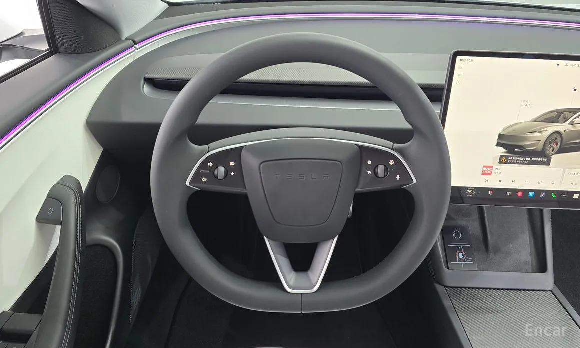 Фото 13 - Tesla Model 3