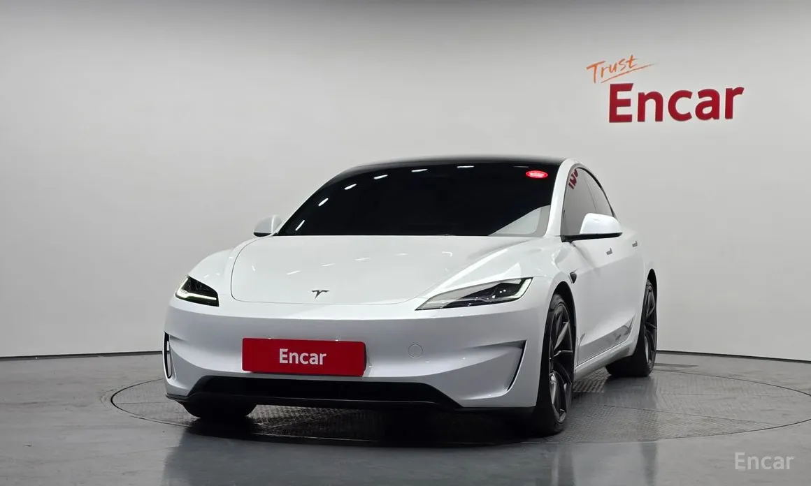 Фото 3 - Tesla Model 3