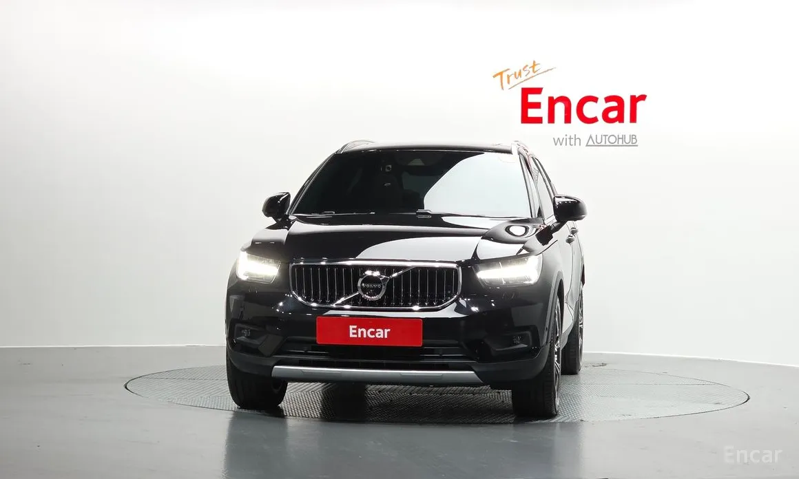 Фото 3 - Volvo XC40