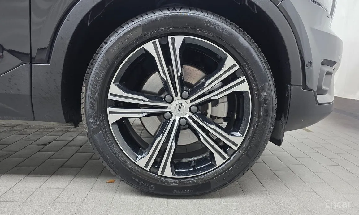 Фото 5 - Volvo XC40