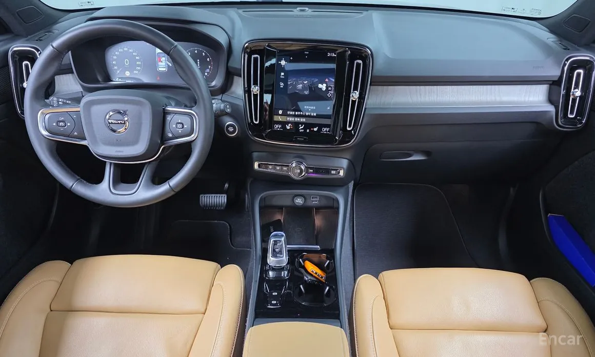 Фото 7 - Volvo XC40