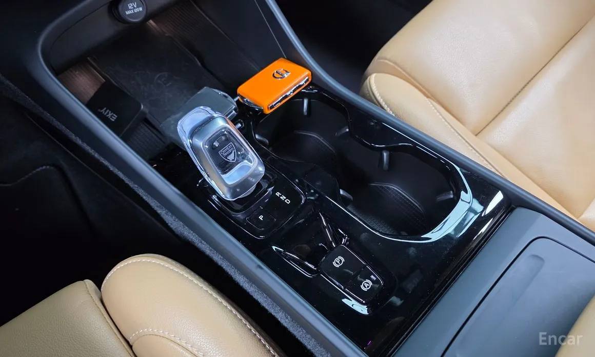 Фото 9 - Volvo XC40