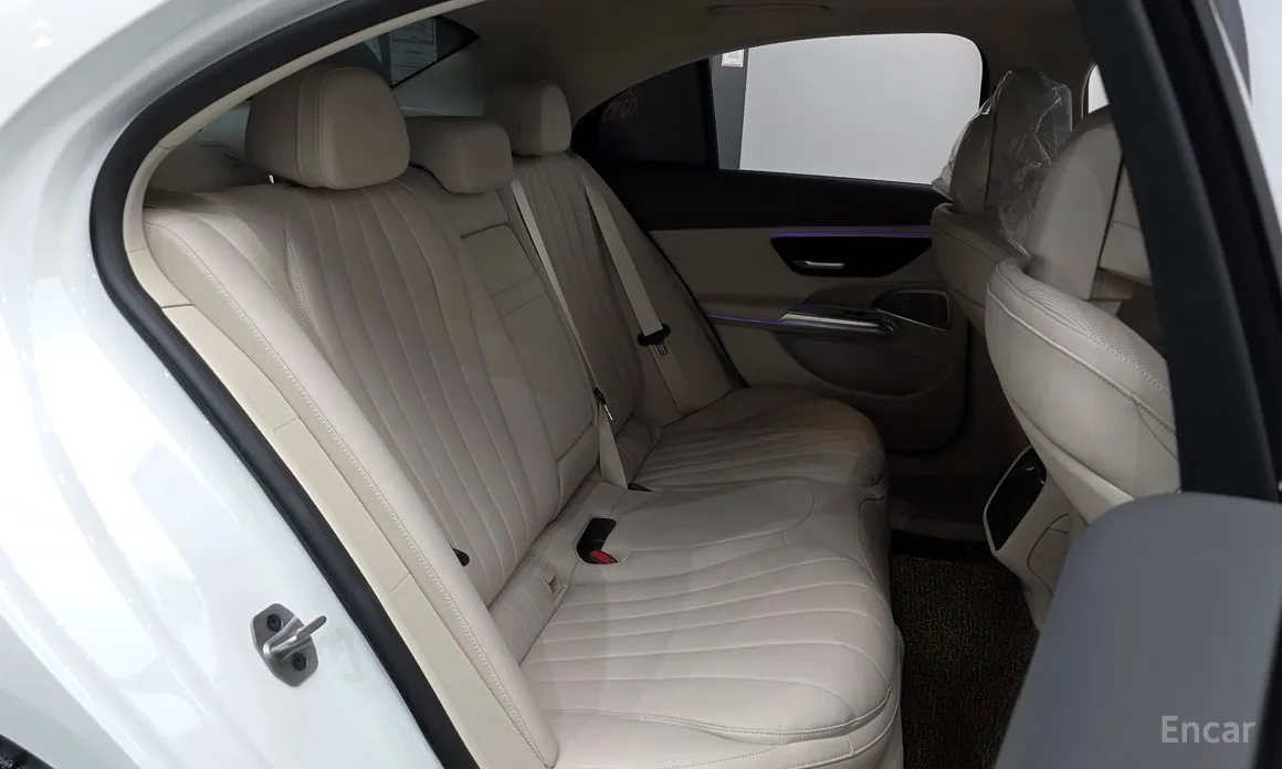 Фото 12 - Mercedes-Benz E-Class