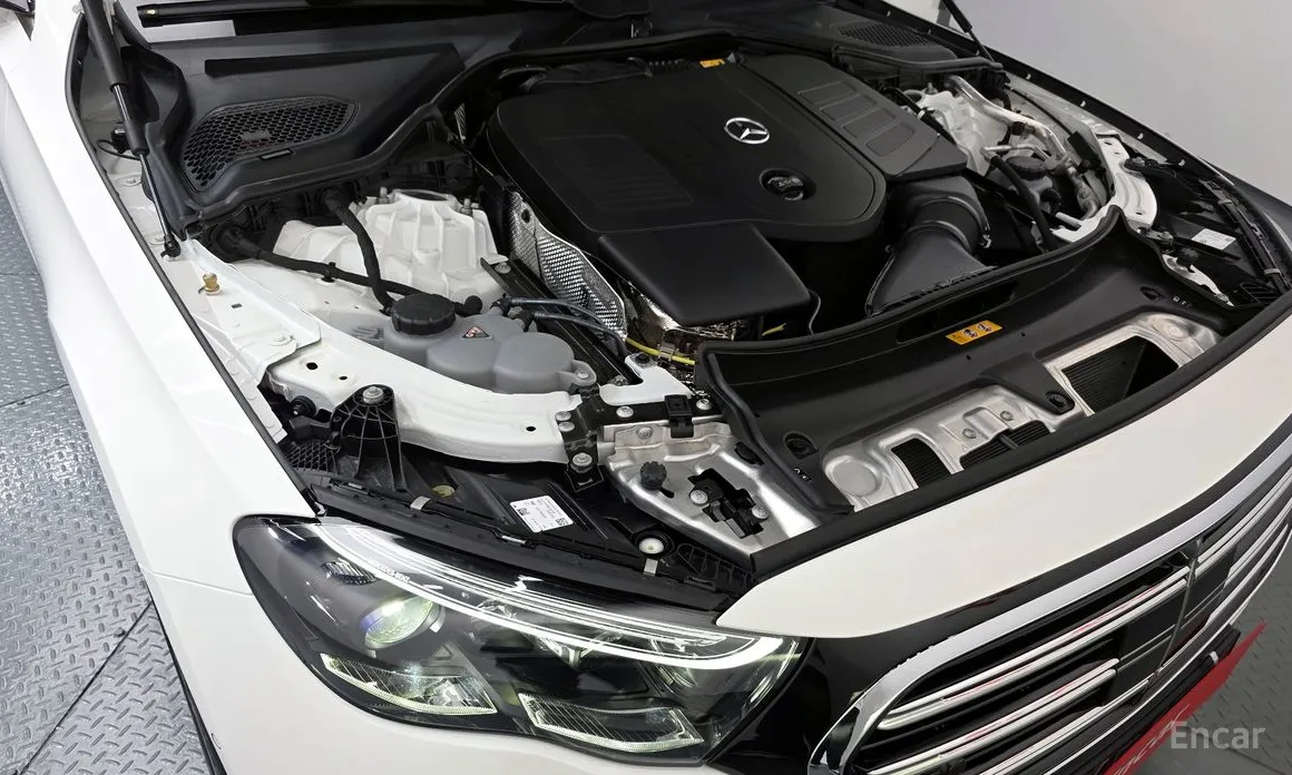 Фото 6 - Mercedes-Benz E-Class