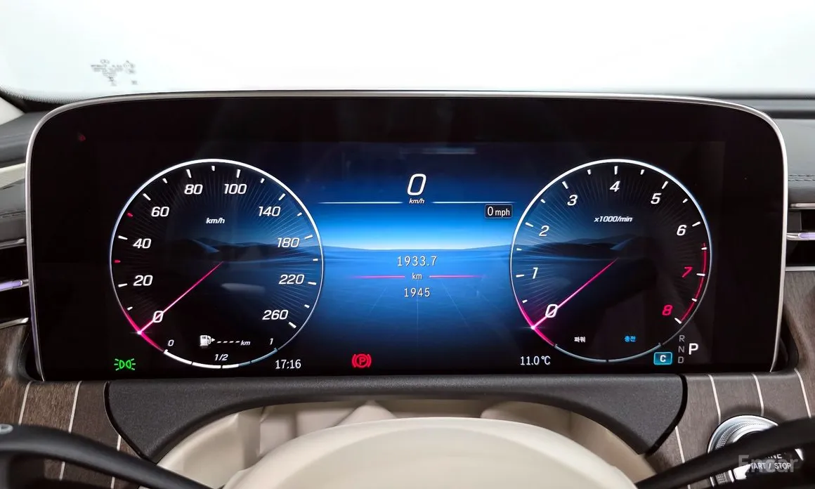 Фото 8 - Mercedes-Benz E-Class