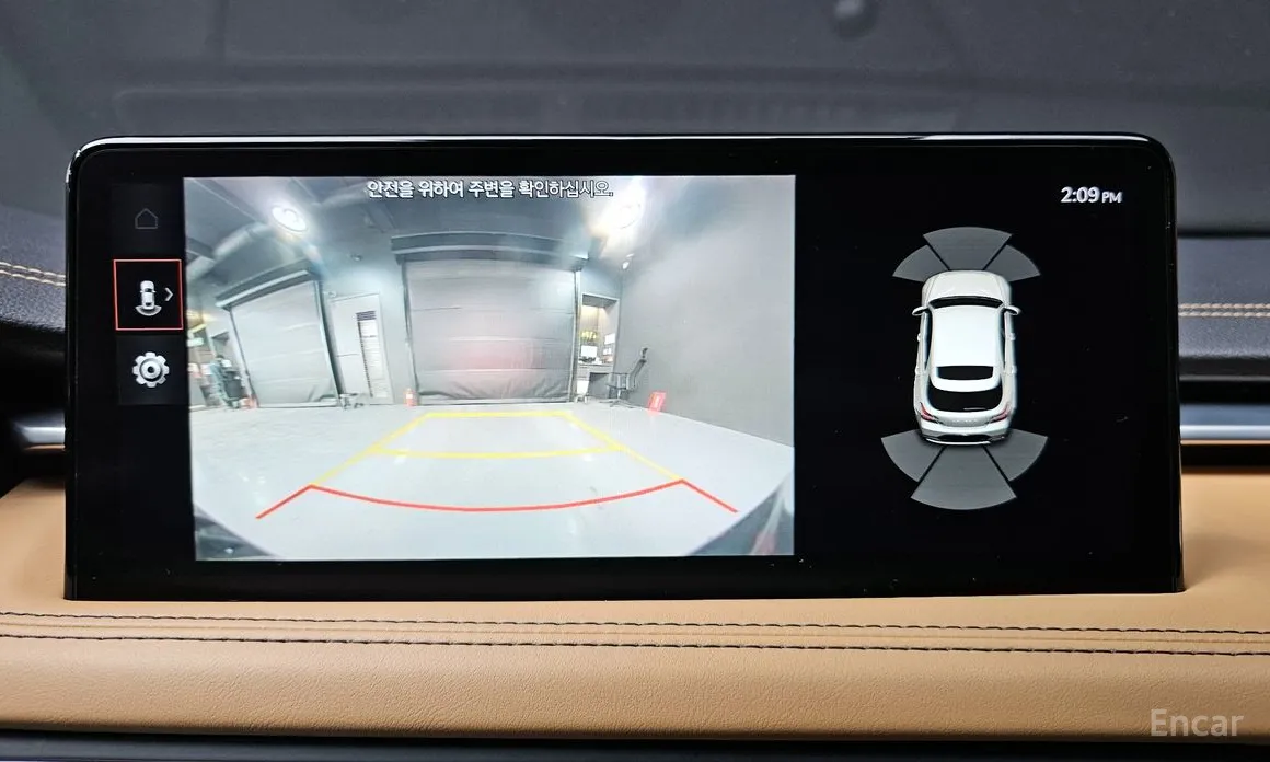 Фото 15 - Genesis G70