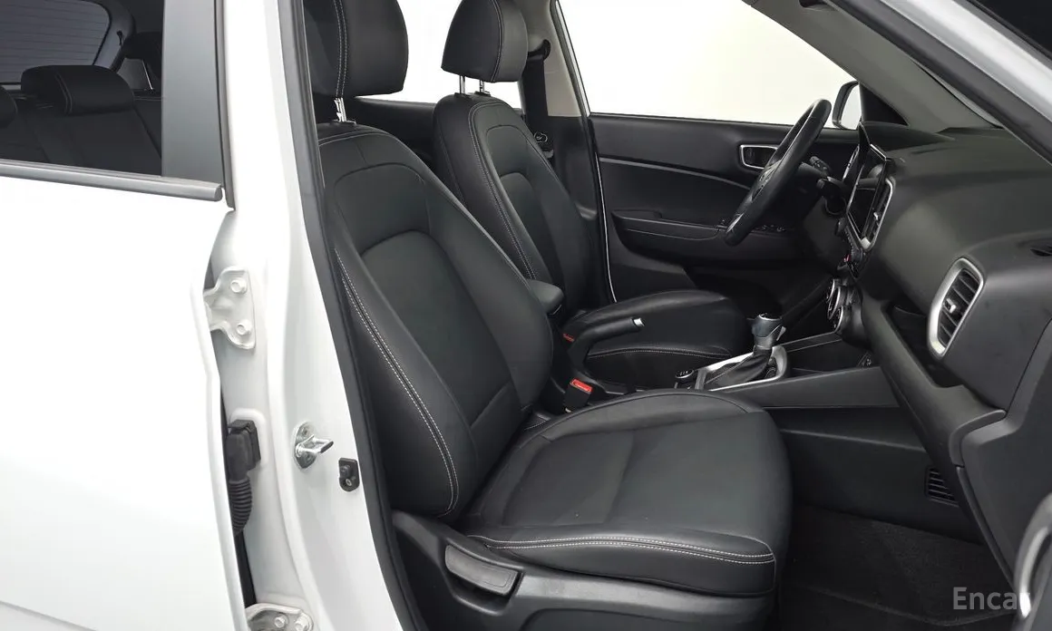 Фото 10 - Hyundai Venue