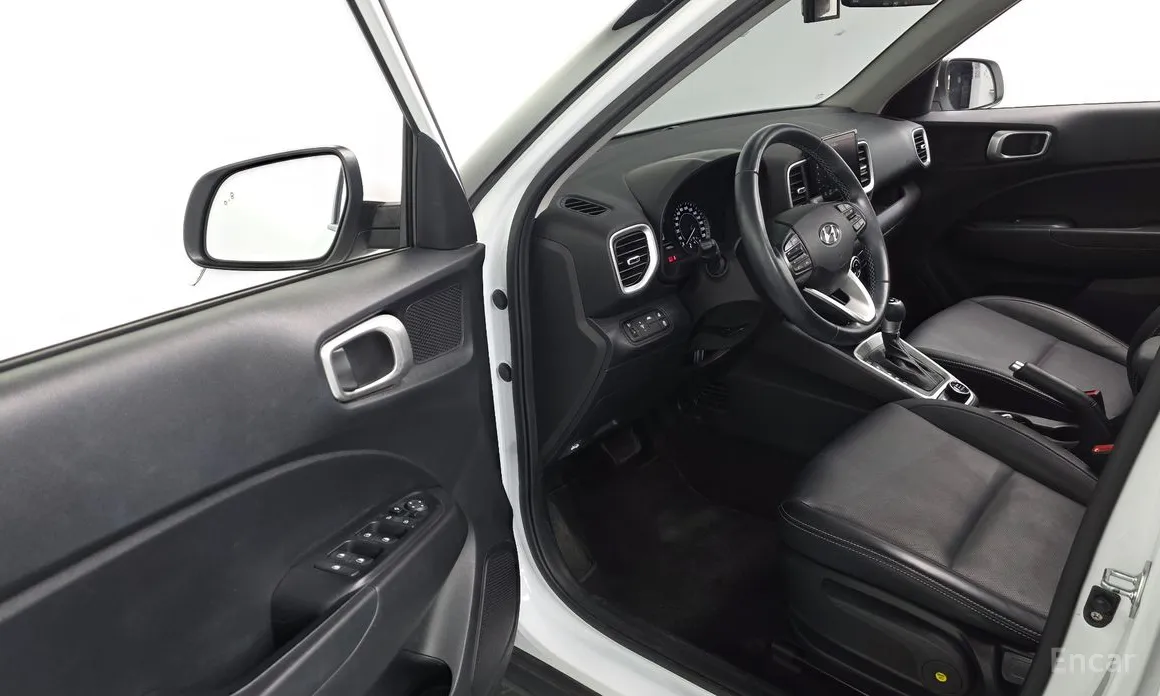 Фото 11 - Hyundai Venue