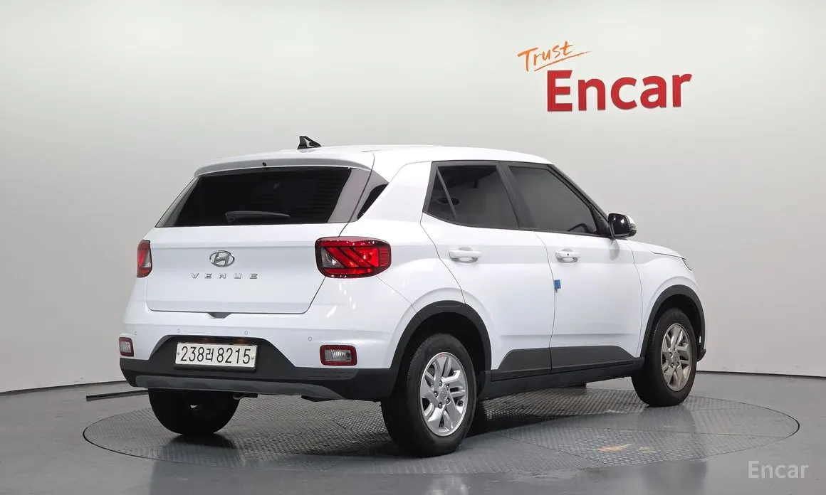 Фото 2 - Hyundai Venue