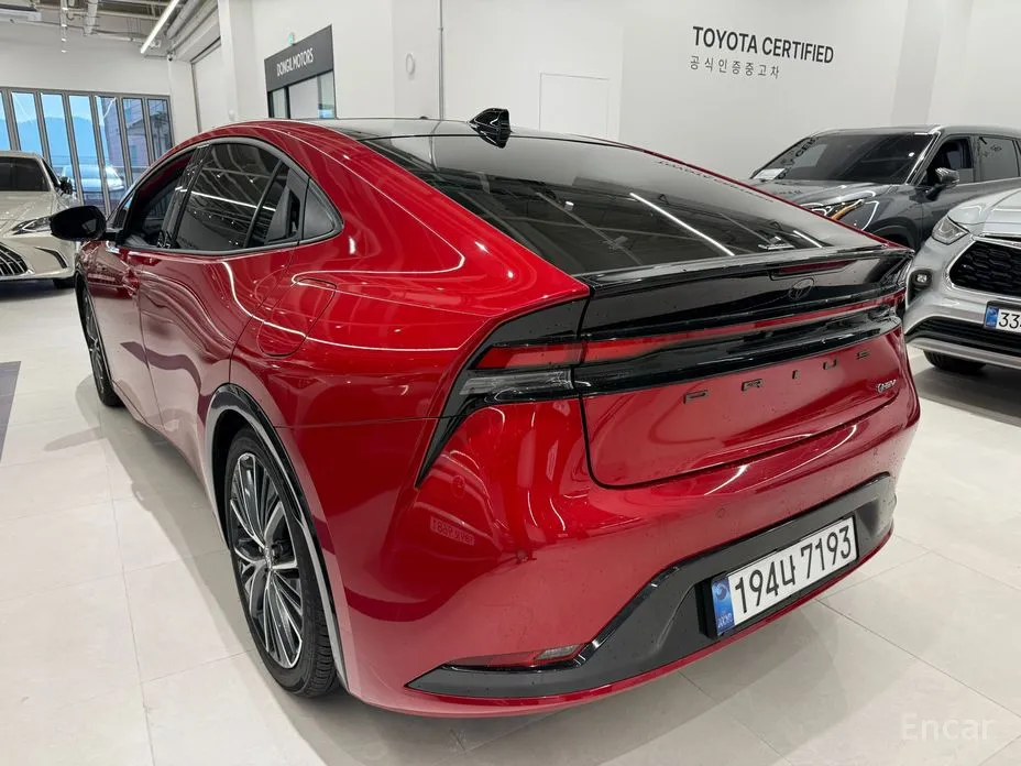 Фото 2 - Toyota Prius