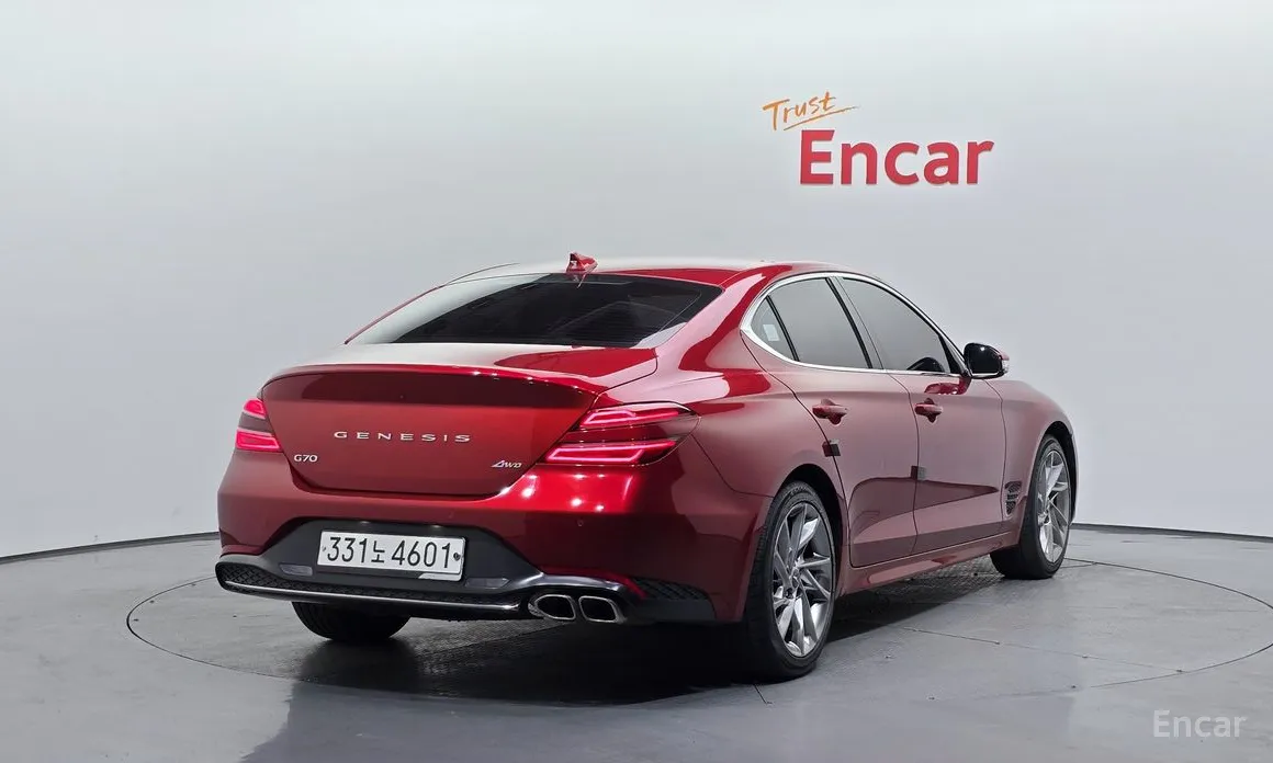 Photo 2 - Genesis G70