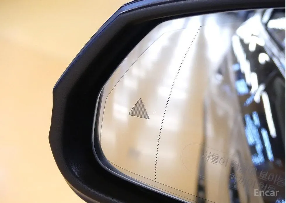 Фото 16 - BMW iX1