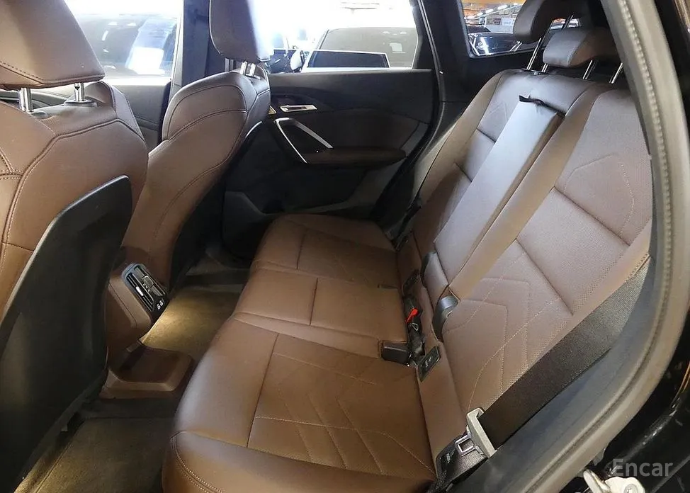 Фото 18 - BMW iX1