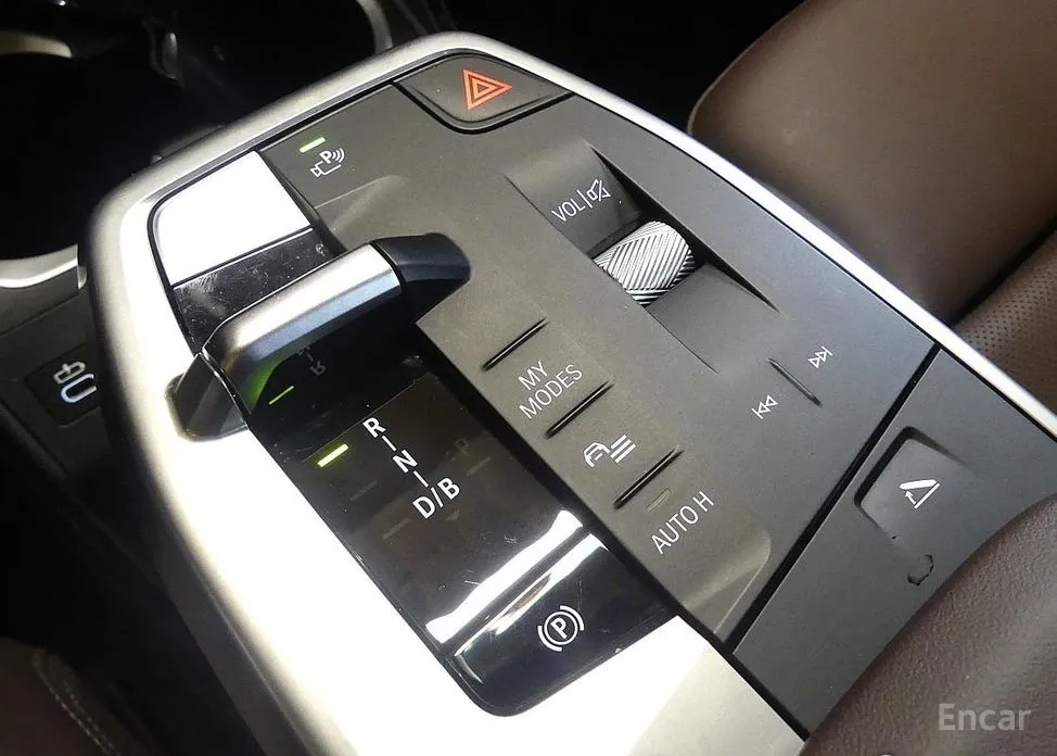 Фото 9 - BMW iX1