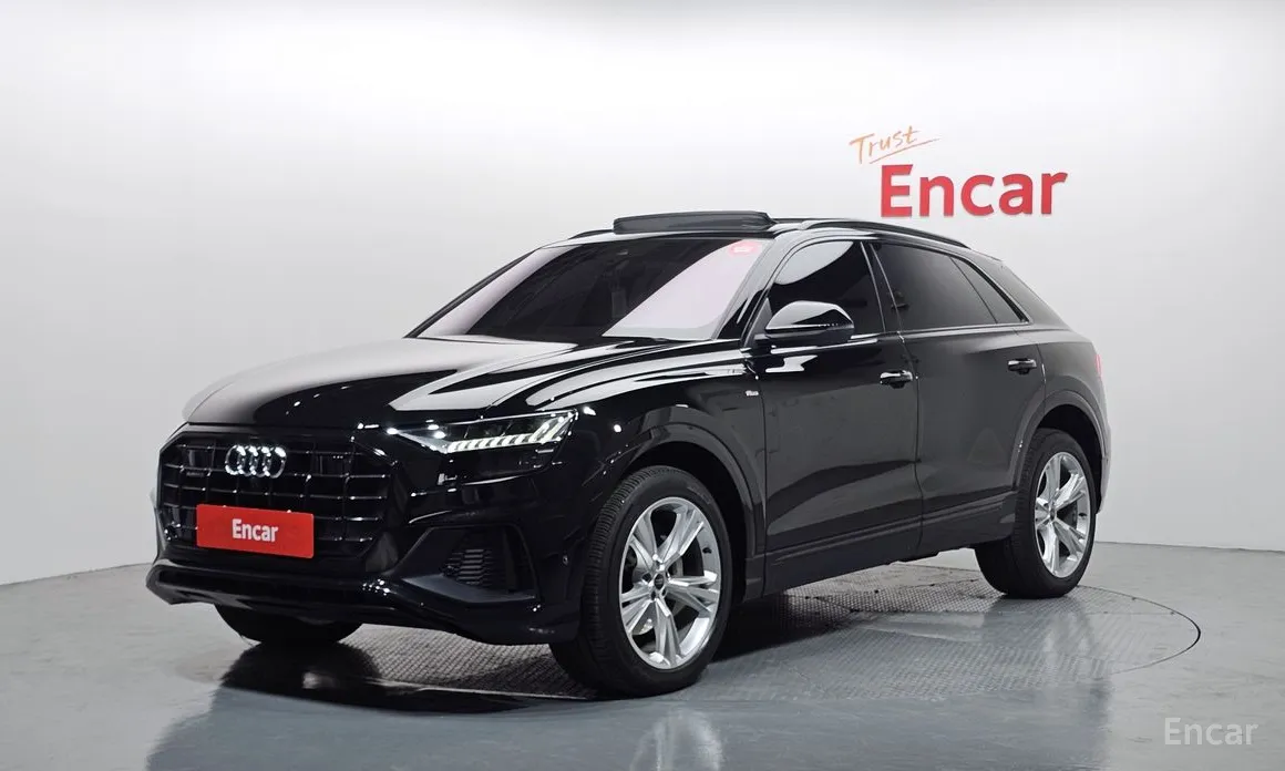 Фото 1 - Audi Q8