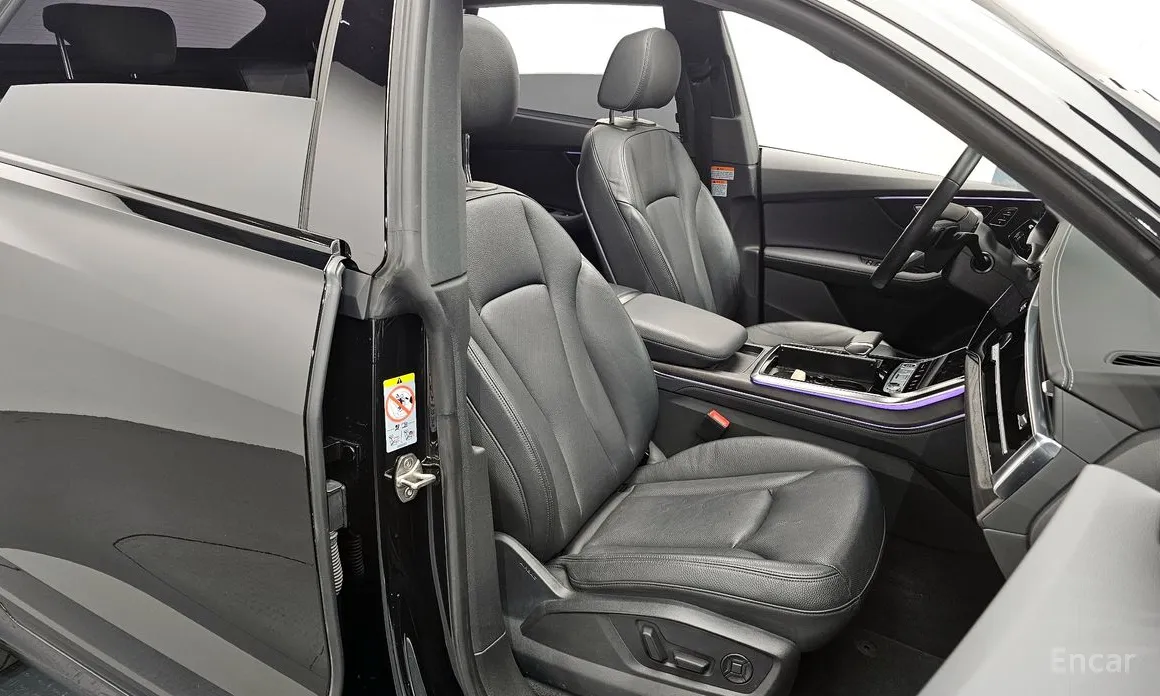 Фото 12 - Audi Q8