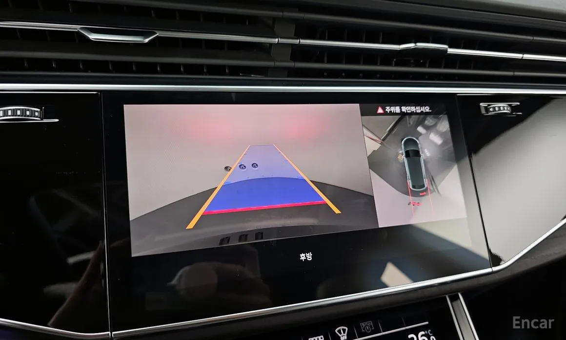 Фото 15 - Audi Q8