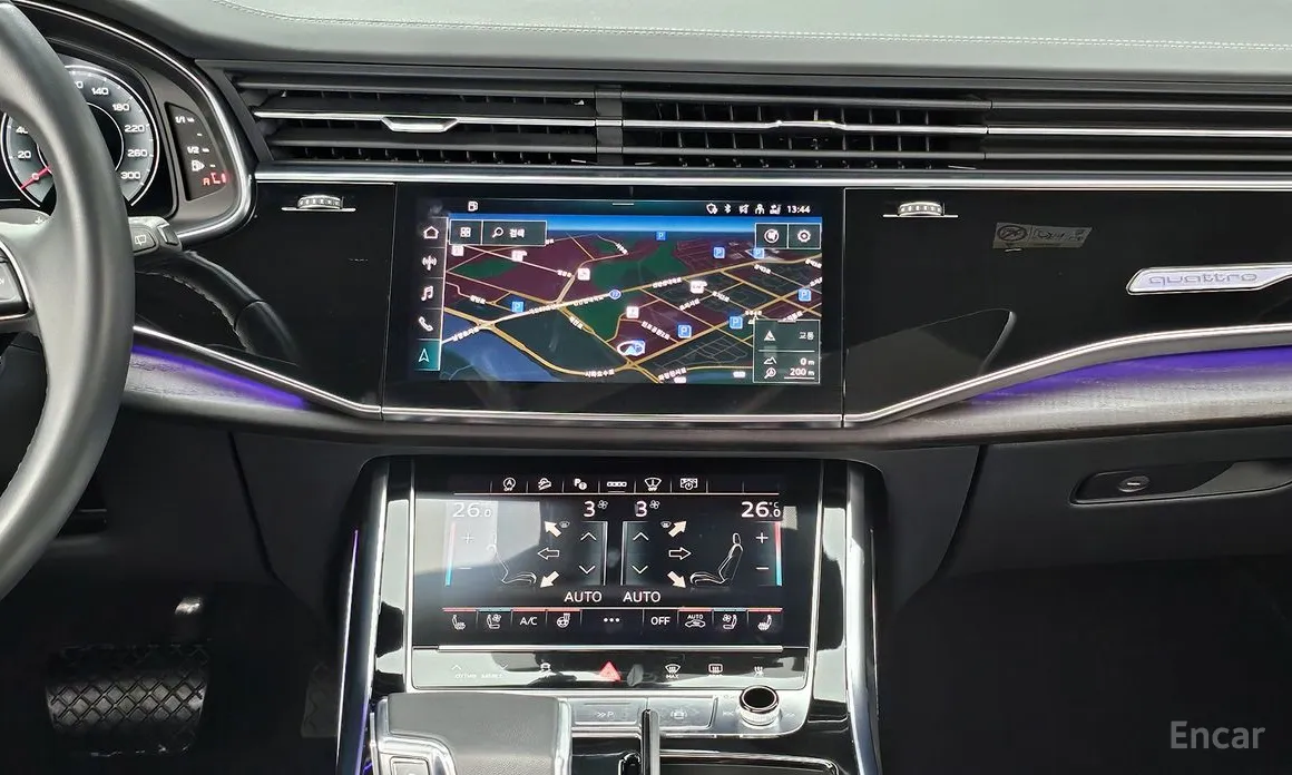 Фото 19 - Audi Q8