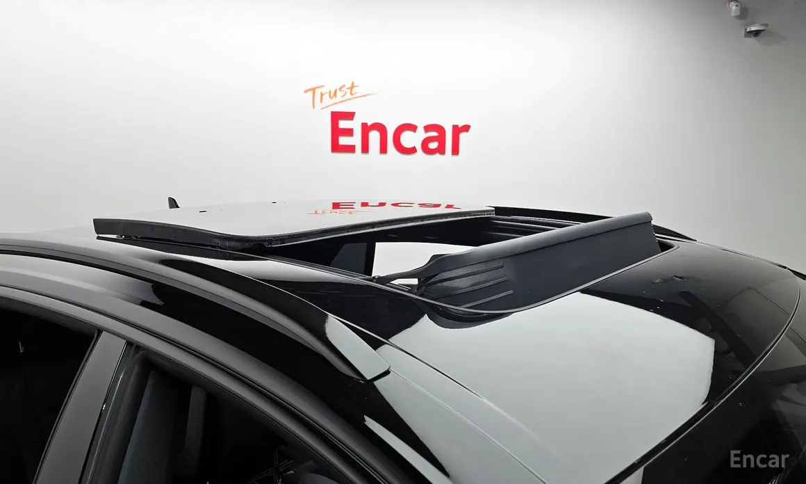 Фото 20 - Audi Q8