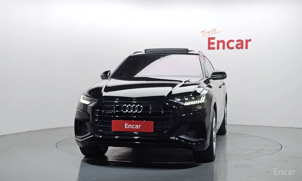 Фото 3 - Audi Q8